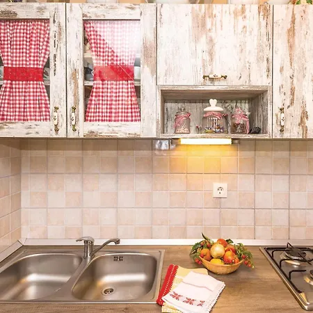2 Bedroom Gorgeous In Gornji *