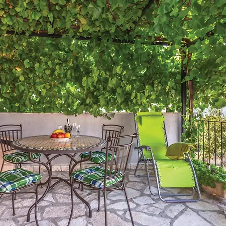 בית נופש 2 Bedroom Gorgeous In Gornji *